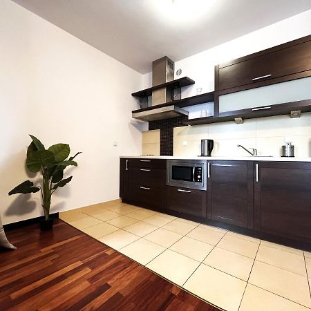 Jagielly Apartment ~ Self Check-In 24H ~ Parking & Lift Вроцлав Экстерьер фото