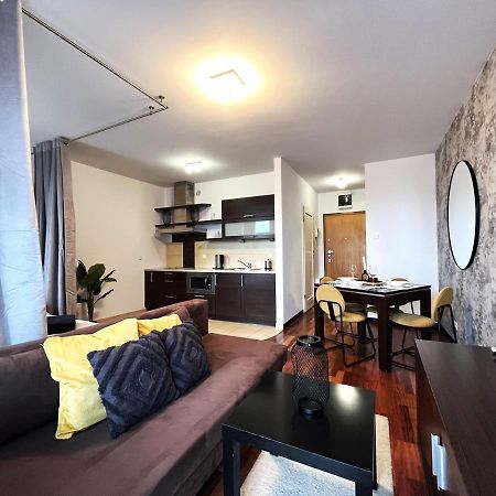 Jagielly Apartment ~ Self Check-In 24H ~ Parking & Lift Вроцлав Экстерьер фото