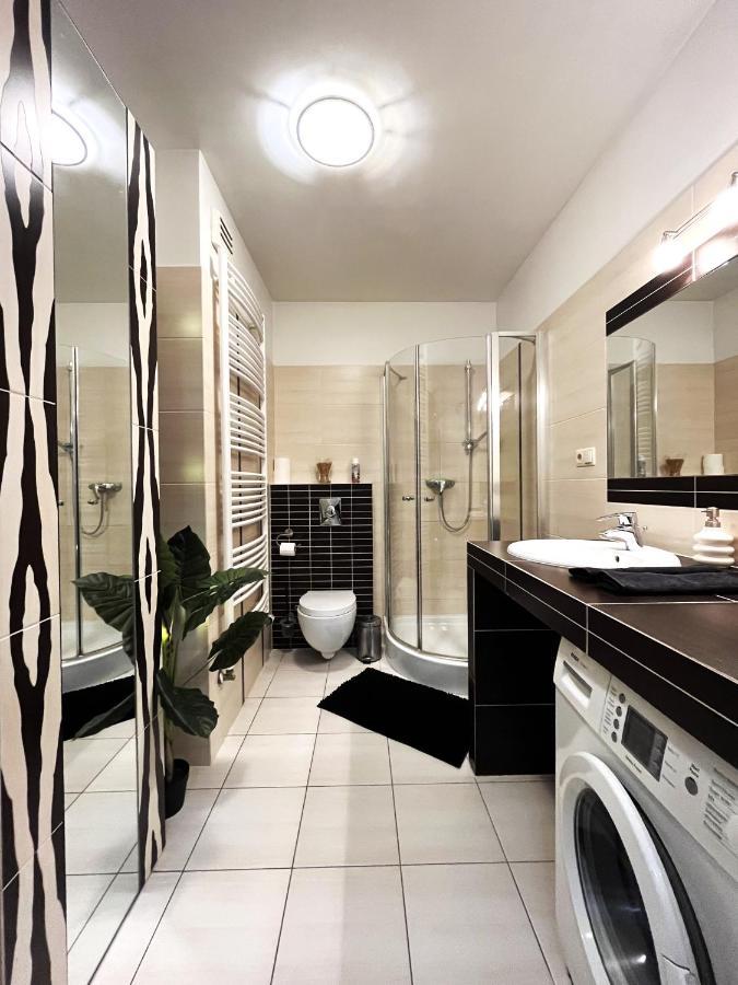 Jagielly Apartment ~ Self Check-In 24H ~ Parking & Lift Вроцлав Экстерьер фото
