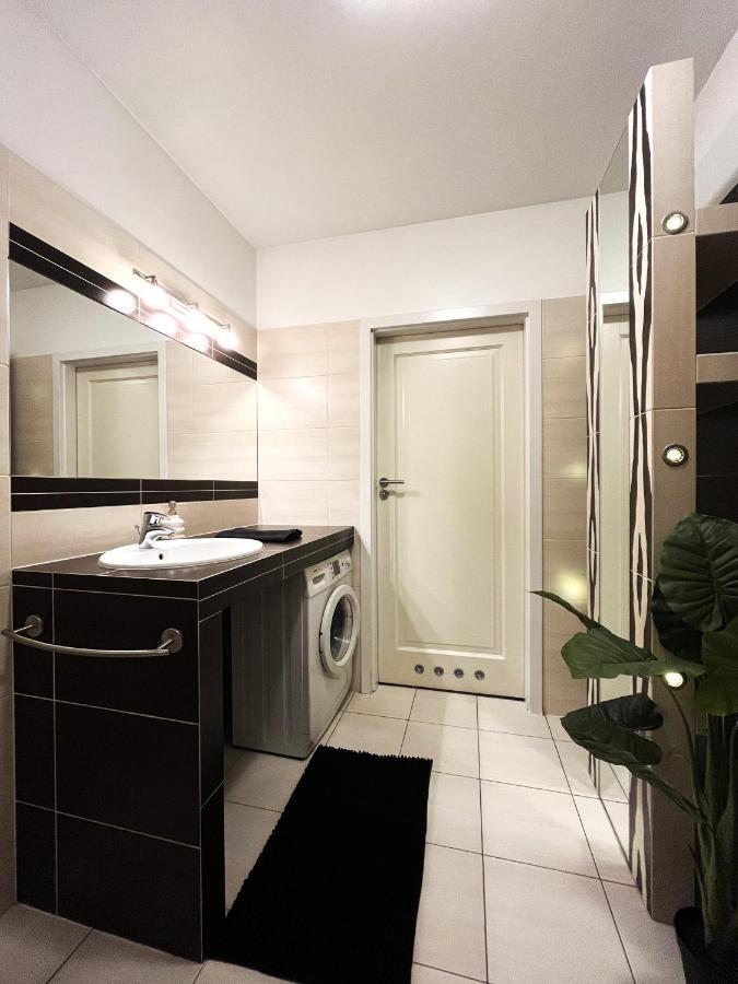 Jagielly Apartment ~ Self Check-In 24H ~ Parking & Lift Вроцлав Экстерьер фото